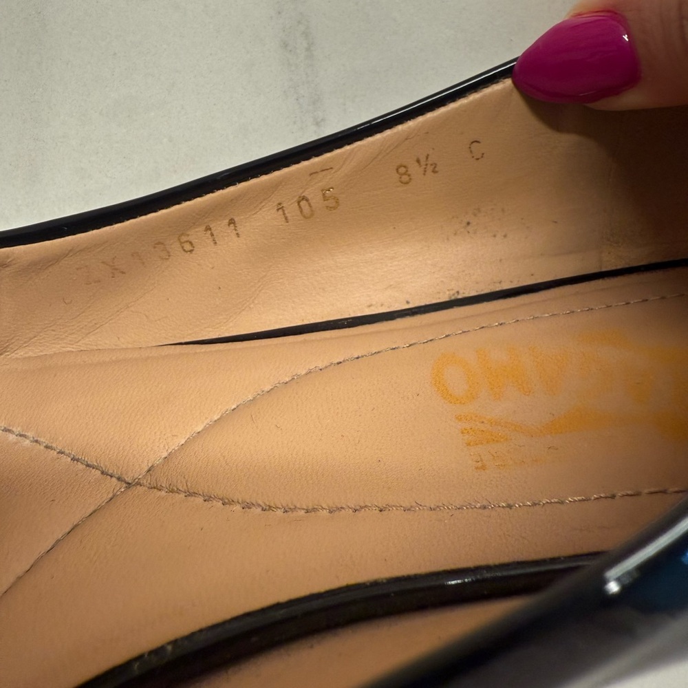Salvatore Ferragamo Varina Black Patent Leather Ballet Flats, Size 8.5 - Picture 3 of 7